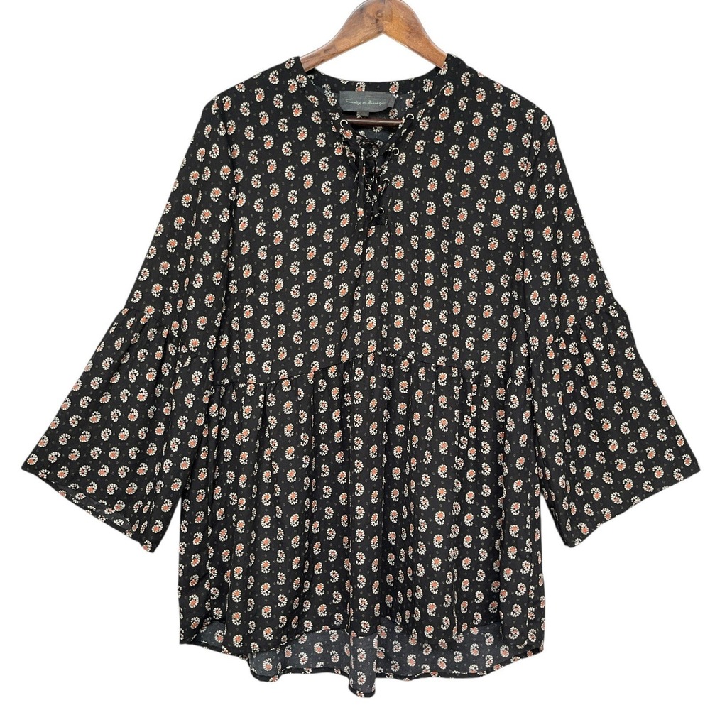 Sunday in Brooklyn Tunic Top Womens L Black Paisley Lace Up Bell Sleeve Exc